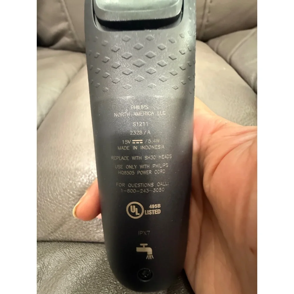 Philips Norelco Series 2000 Electric Rotary Shaver S1211 Black Silver with Cord
